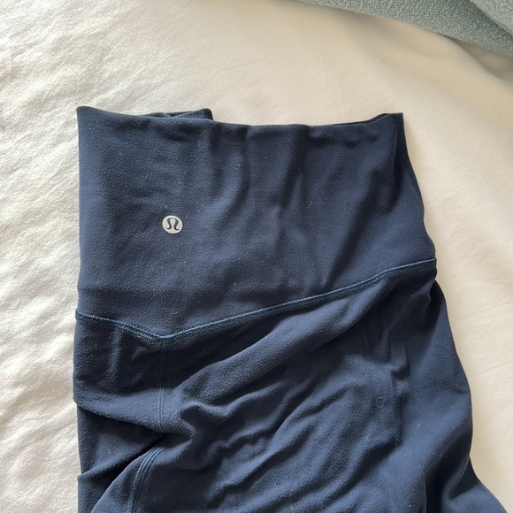 Women’s Lululemon - Wunder Under - HR crop - size 10 - Navy - Picture 5 of 5